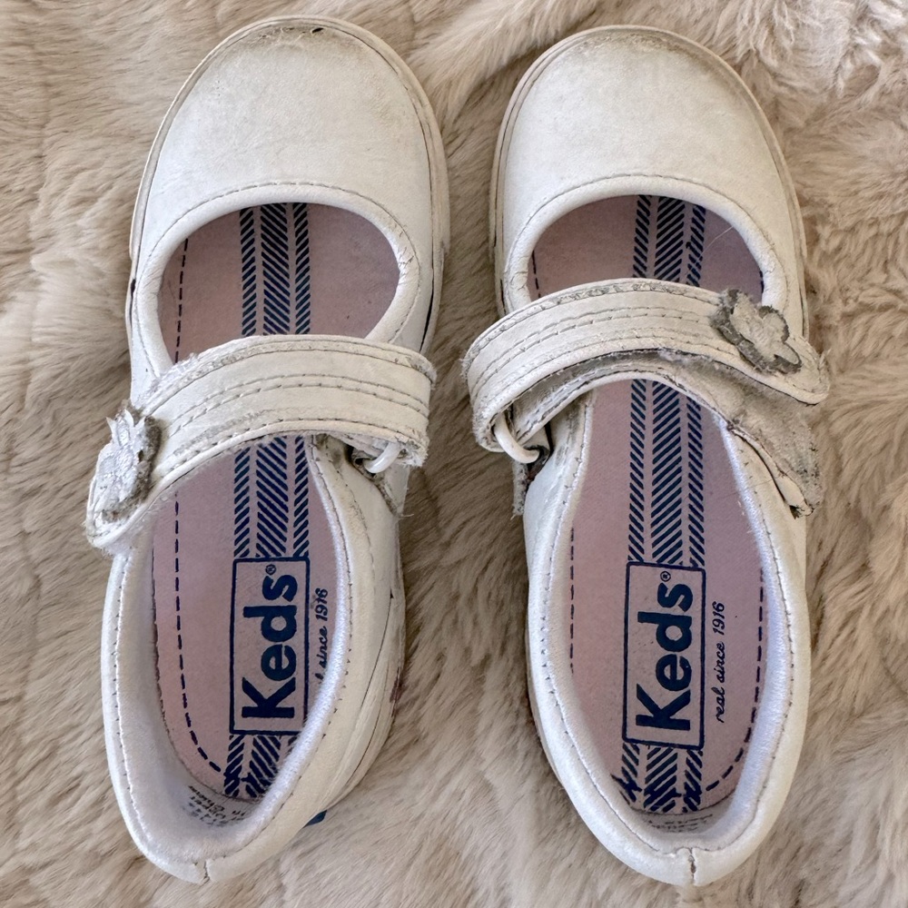 Keds Ella Mary Jane leather sneaker shoe, size 9W wide fit, white